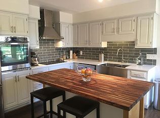 1044 Springvale Rd, Great Falls, VA 22066