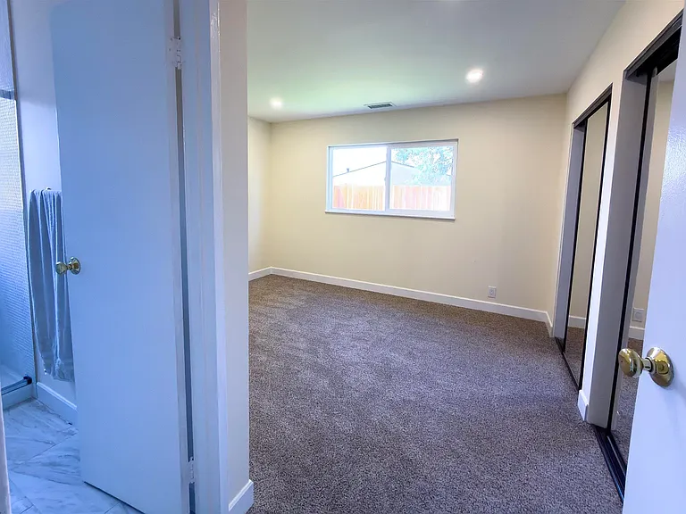 43387 Lindenwood St — Photo 14