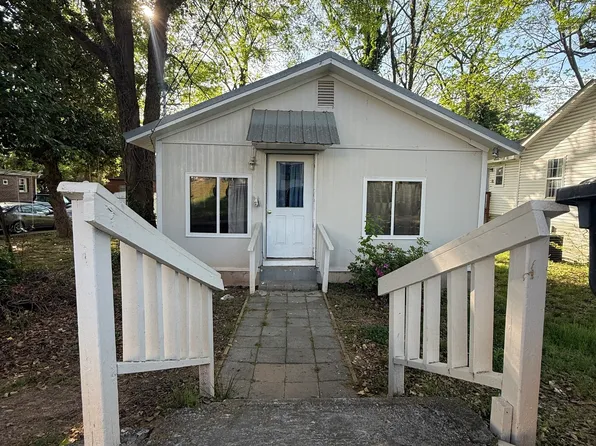 818 McBride St SE, Gainesville, GA 30501