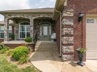 5501 Covington Dr, Charlestown, IN 47111