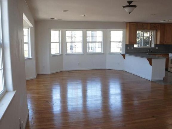 4th image of 2138 23rd Ave