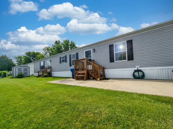 83 Saint George Dr, Bourbonnais, IL 60914