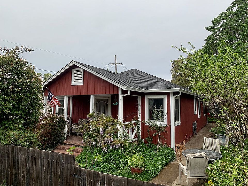 2nd image of 315 Crest Way