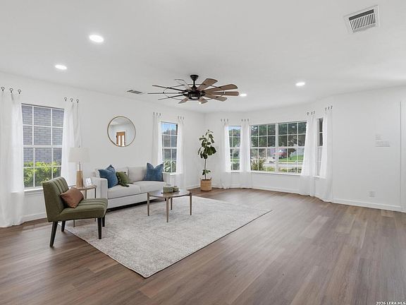 4th image of 1687 Fir Cir