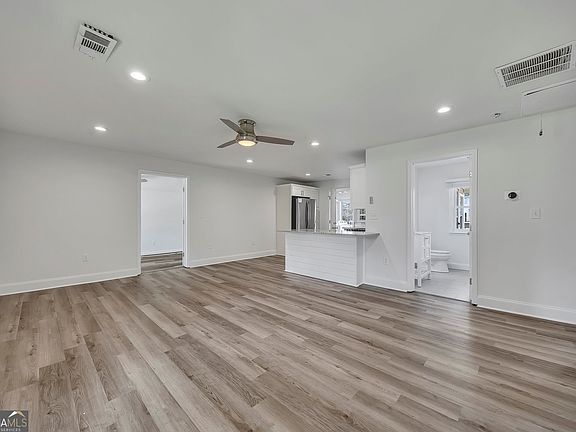 4th image of 3940 Forrest Ct