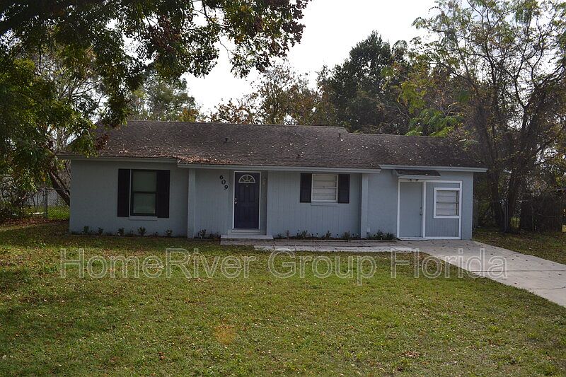 1st image of 609 Anderson Dr