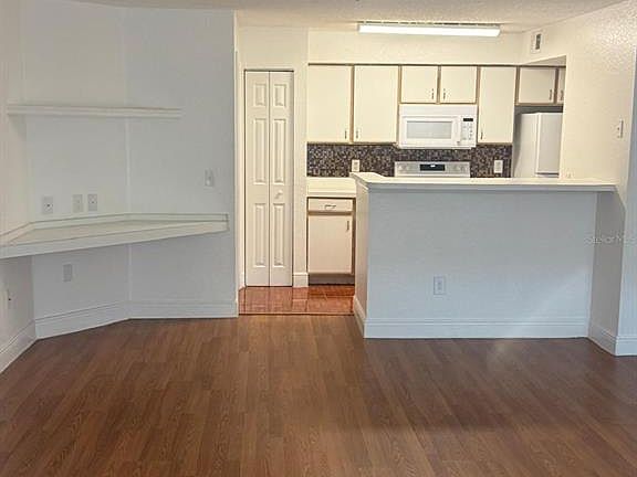 3rd image of 2202 Key West Ct APT 626