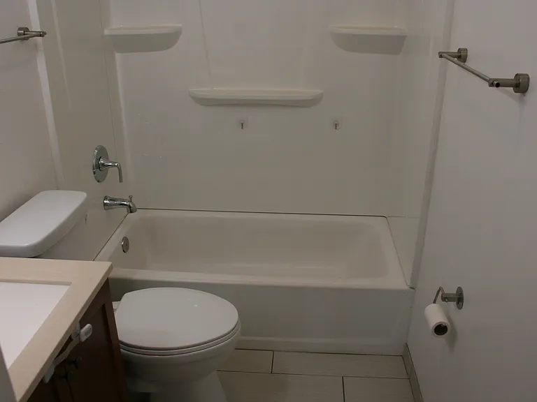 1460 Oxford Way — Photo 13