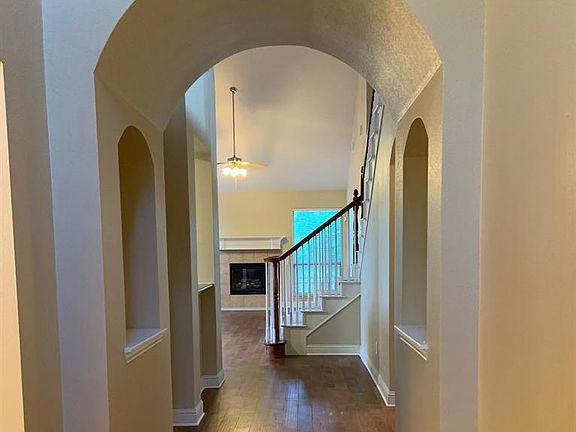 3rd image of 2812 Saint Johns Dr