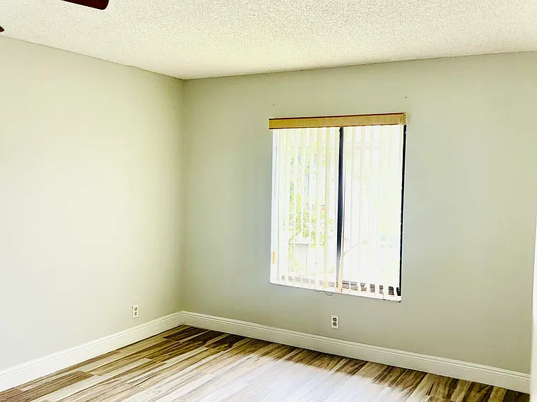 201 Foxtail Dr #H3 — Photo 17