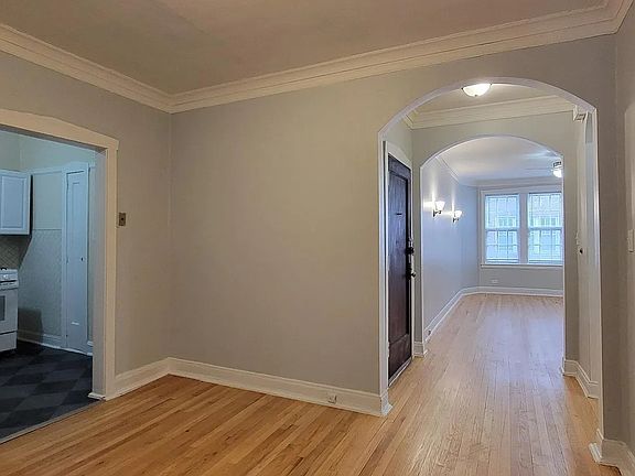 4th image of 2523 W Winnemac Ave #3
