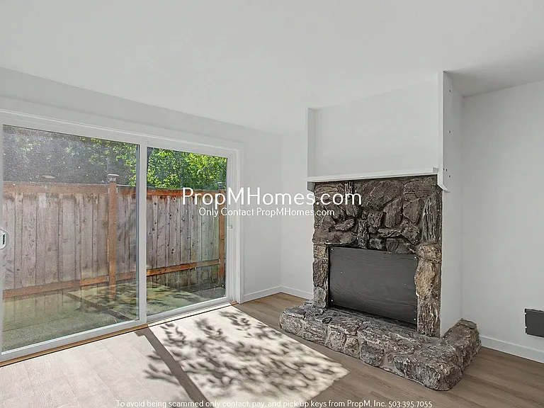2218 SE Tacoma St — Photo 3