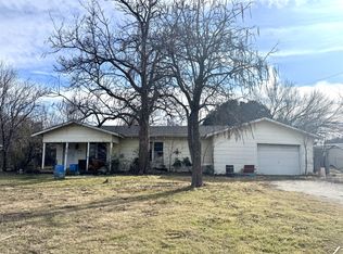 613 W Main St, Crowley, TX 76036