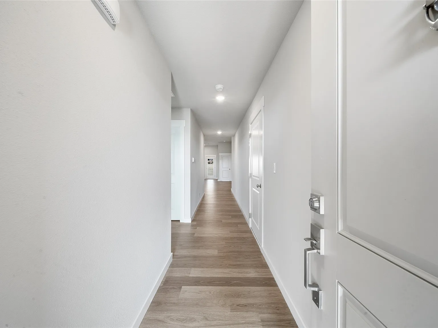 3 bed, 2.0 bath, 1544 sqft, $1,900 — Photo 4