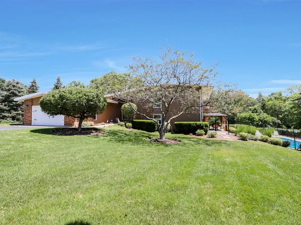 1402 Appaloosa Trl, McHenry, IL 60051