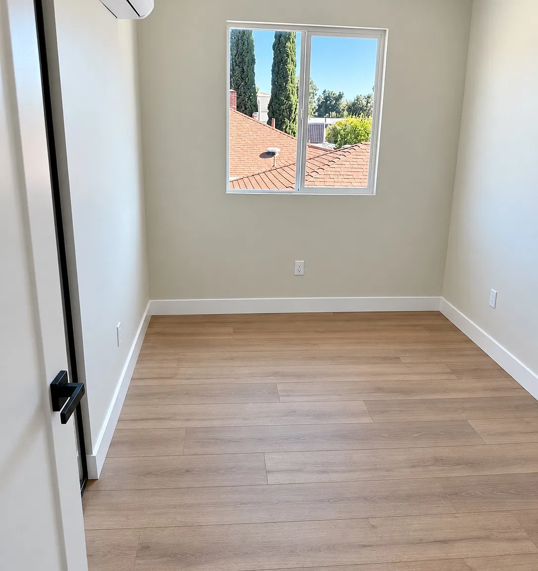 12418 Gain St — Photo 3