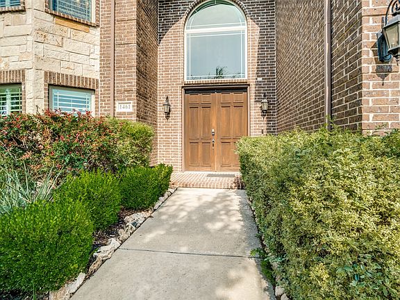 2nd image of 1461 Ramsbury Ln