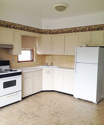 4th image of 124 Lathrop Ave APT 2