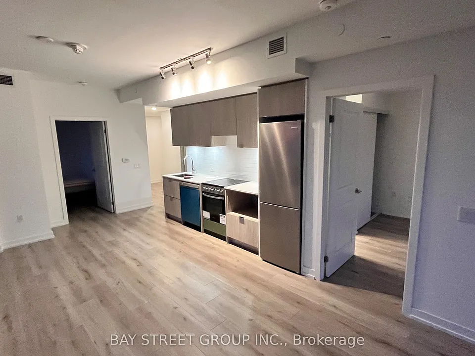395 Bloor St E #4702