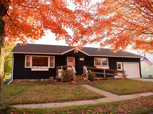 106 School St, Spillville, IA 52168