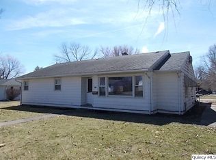 604 Maple St, Carthage, IL 62321