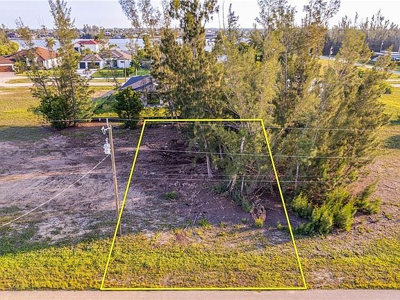 3rd image of 4319 NW 23rd Ter