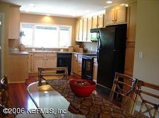 2nd image of 445 5th St #B