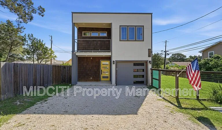 1198 Green Hill Dr — Photo 1