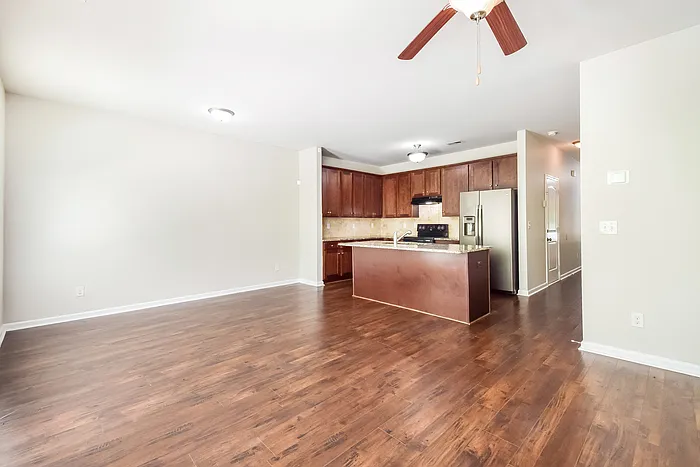 3253 Pennington Dr — Photo 5