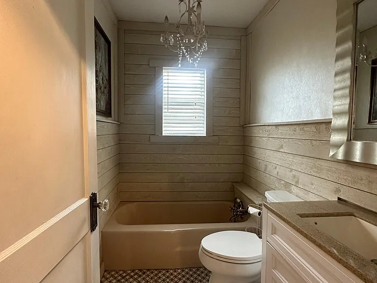 115 S Cedar St — Photo 8