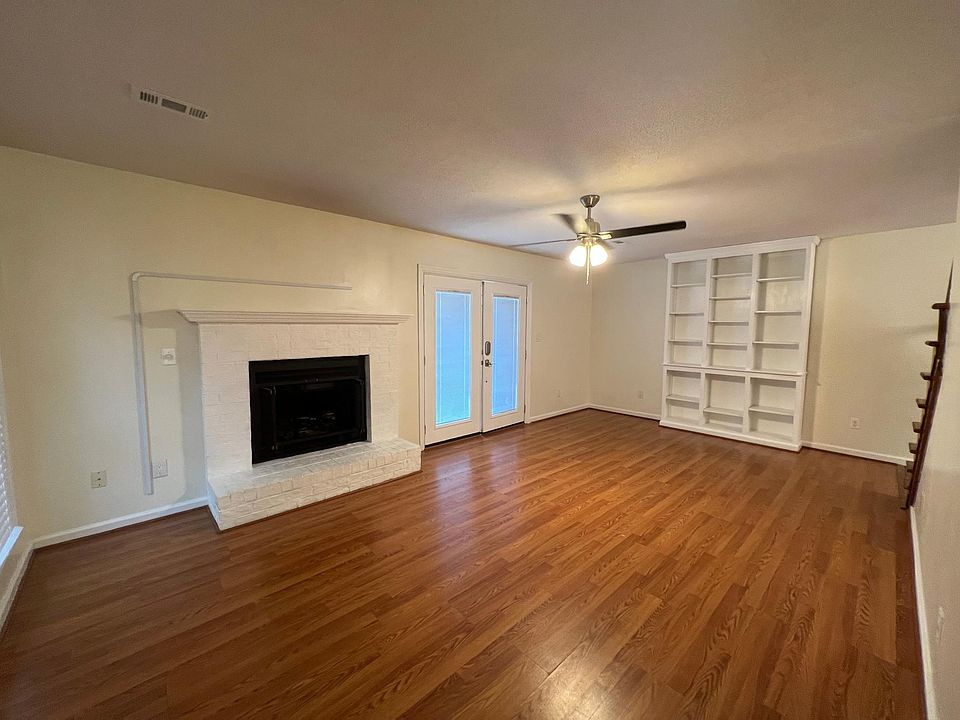 1st image of 1232 Ash Cir