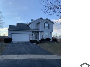 805 Hollow Glen Ct, Joliet, IL 60431