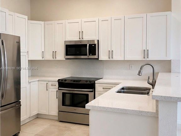 3rd image of 312 NE 3rd St APT 4