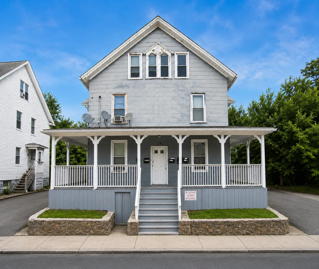 28 Hickory St — Photo 1