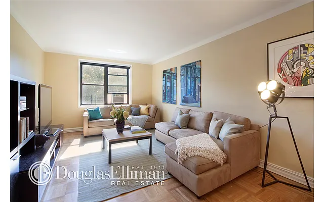 Sold by Douglas Elliman | media 22