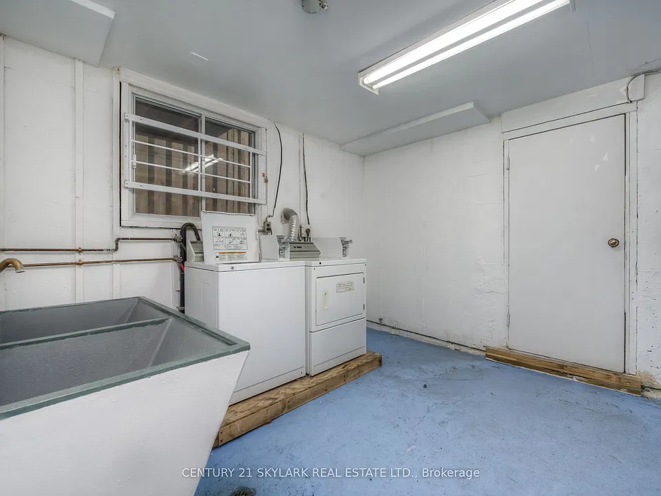 Building Photo 3