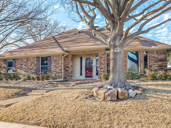 3rd image of 3202 Ridge Oak Dr