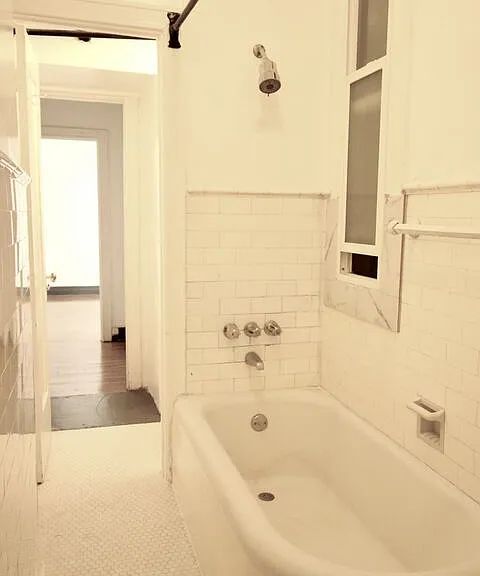2121 James M Wood Blvd #310 — Photo 14