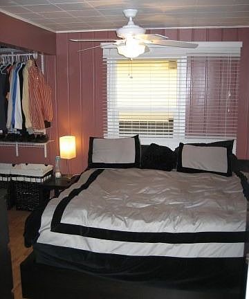 Master Bedroom W/En Suite Bathroom!