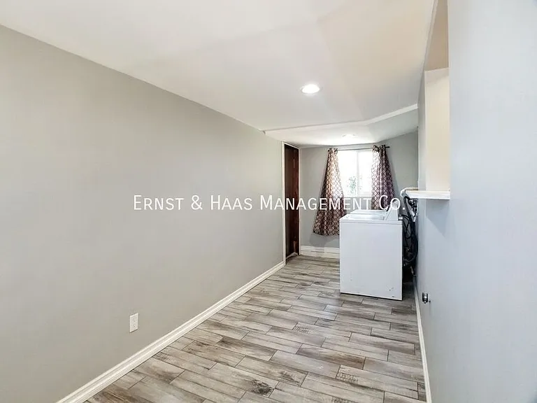 3310 E Curry St — Photo 13