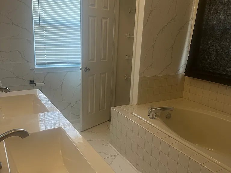 409 Pewter Ct — Photo 10