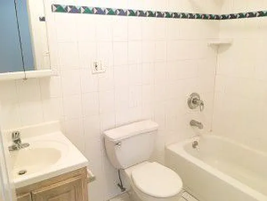 Rented by Showcase Realty | media 4