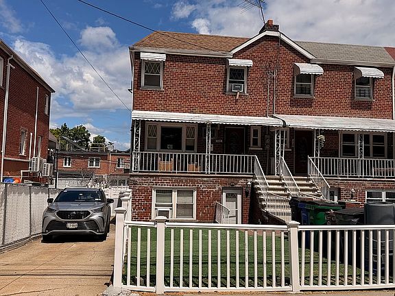 2nd image of 934 Balcom Ave Floor 2