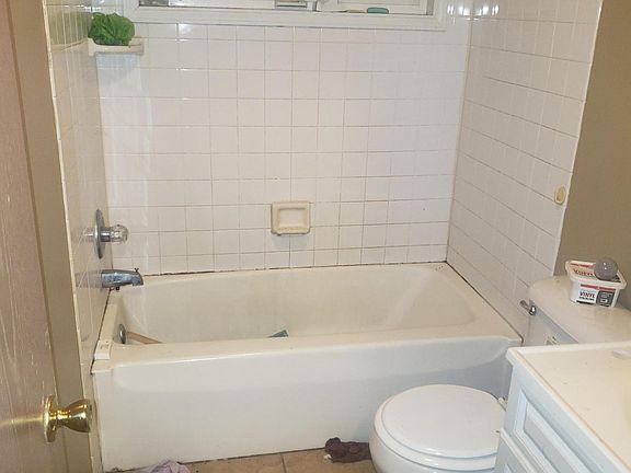 3rd image of 1191 Pearl St