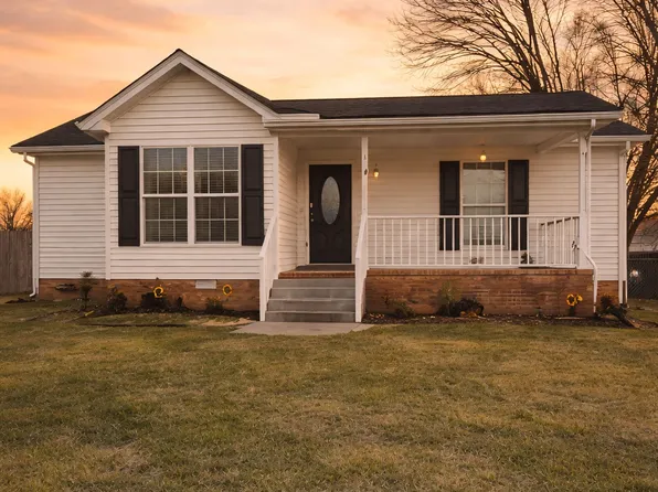 2511 Queen Anne Ct, Springfield, TN 37172