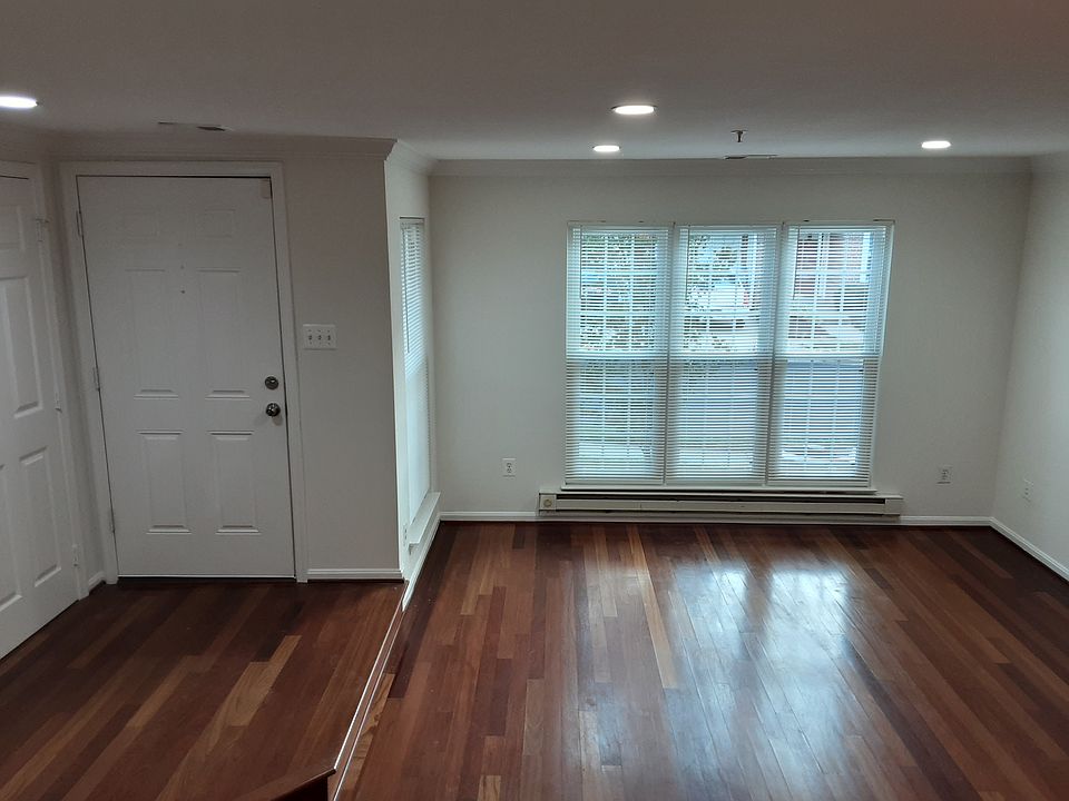 Living Room Area widows