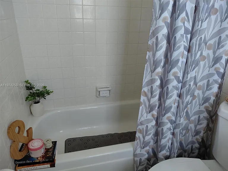 1431 SW 24th Ct #3 — Photo 7