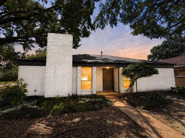 15826 Stonehaven Dr, Houston, TX 77059