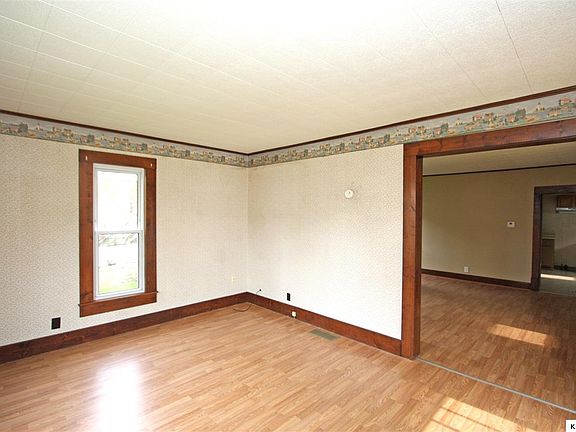 4th image of 703 W Burgess St