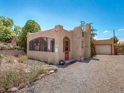 1515 Los Tomases Dr NW, Albuquerque, NM, 87102